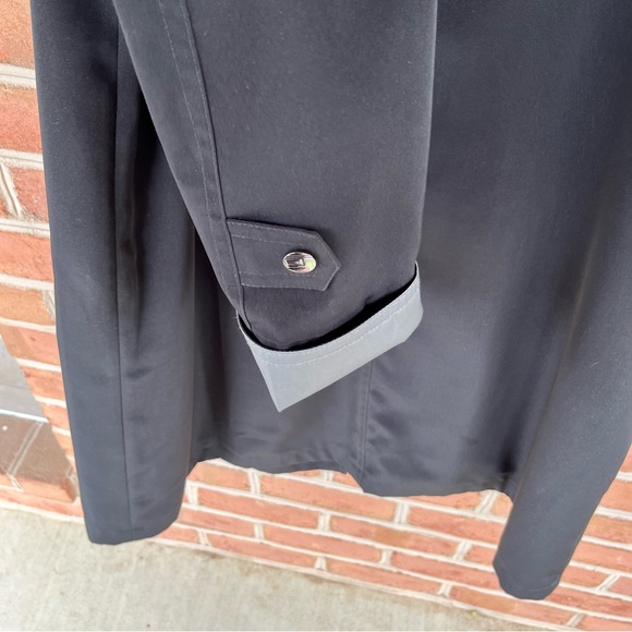 Ladies lightweight trench/raincoat. size medium - Picture 6 of 15